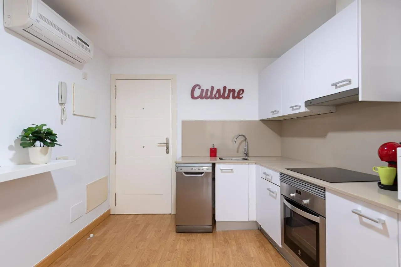 Maninindra Hideaway - W/2 Bedrooms, A/C, Free Wifi